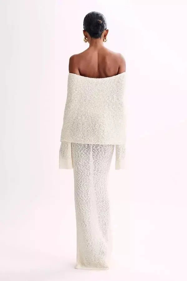 Robe à épaules dénudées, silhouette moderne et élégante. 7