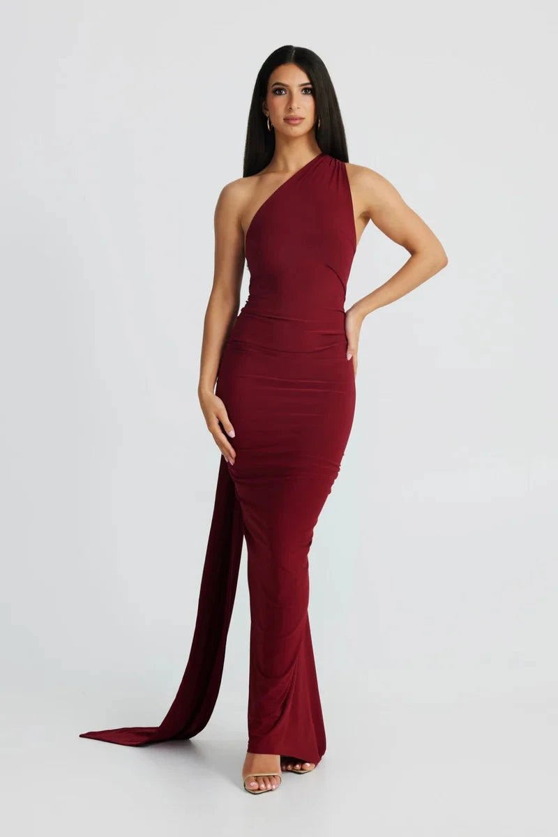 Robe asymétrique au dos nu élégante. 10