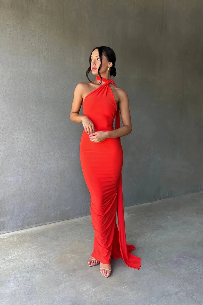 Robe asymétrique au dos nu élégante. 11