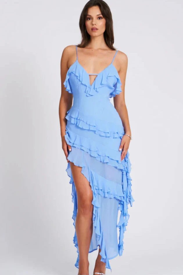 Robe asymétrique à volants avec bretelles spaghetti, idéale pour une soirée élégante. 1