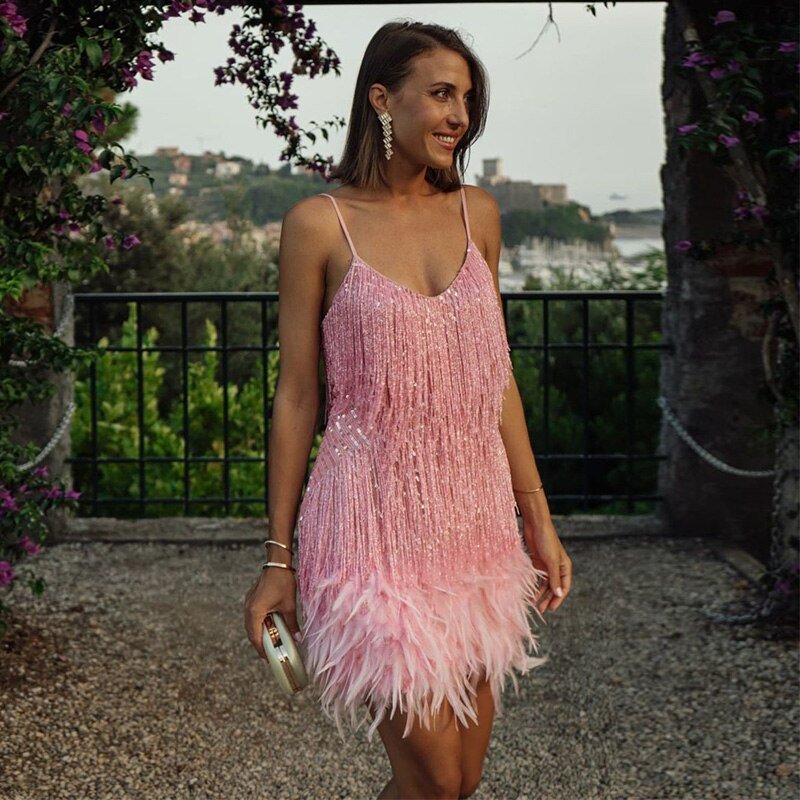 Robe de cocktail près du corps, élégante pour soirées chics. - 8