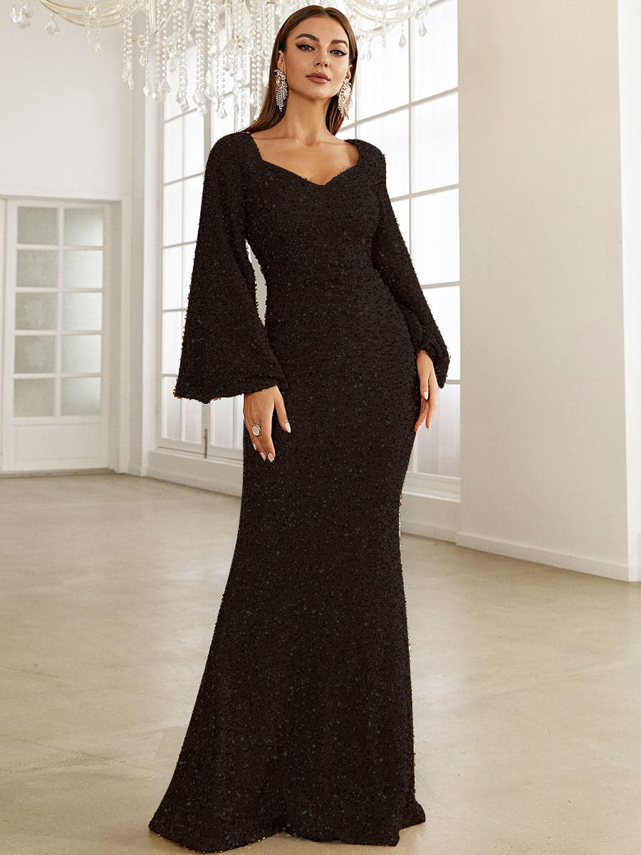 Robe de soirée longue, silhouette élégante, décolleté en V, manches courtes. - 1