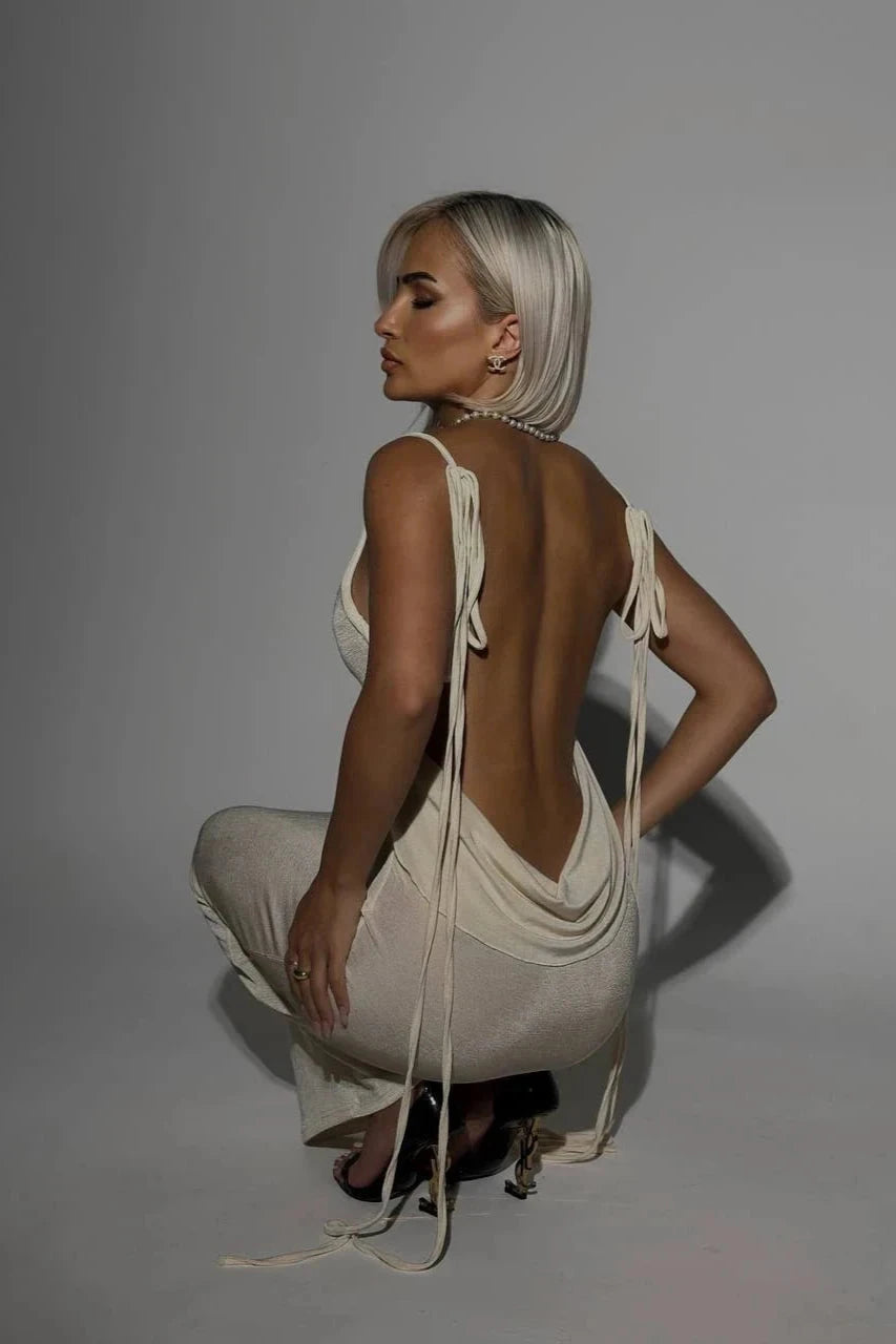Robe dos nu élégante à longueur maxi. 8