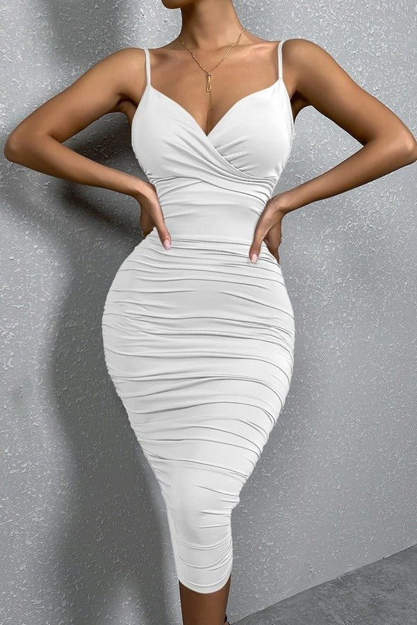 Robe dos nu, silhouette fluide élégante. 0