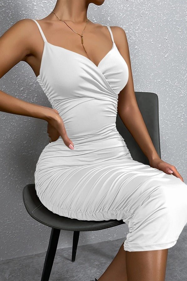 Robe dos nu, silhouette fluide élégante. 3