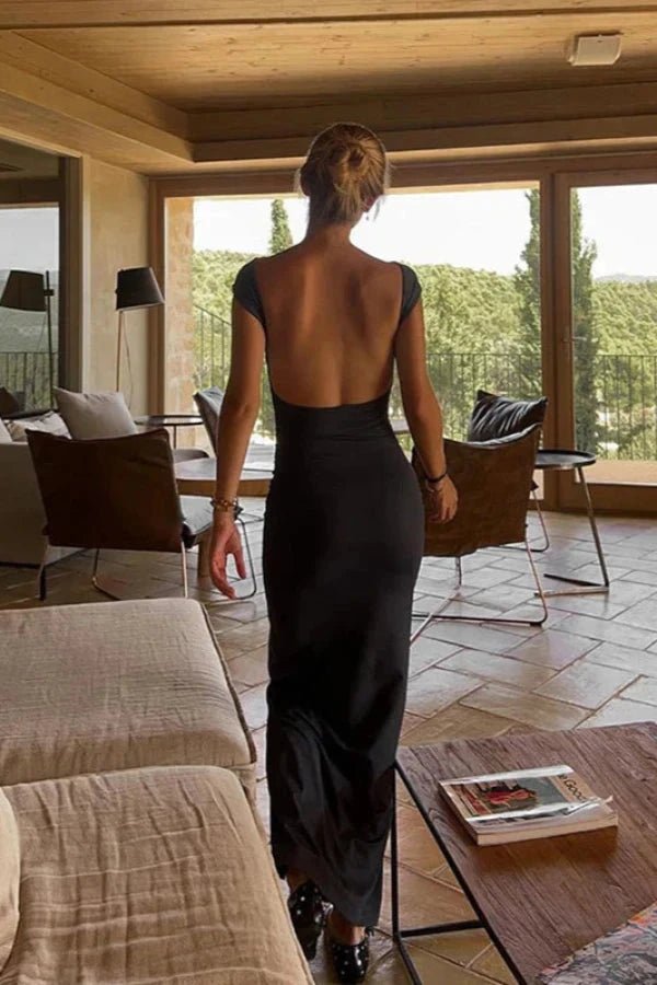 Robe dos nu plongeant, silhouette cintrée élégante. 3