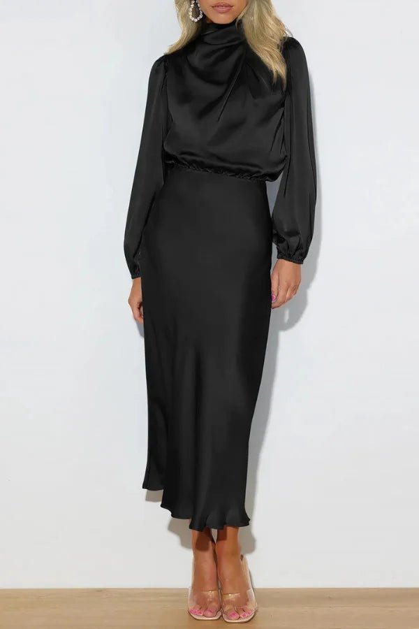 Robe élégante à demi-col roulé avec détails pliés. 1