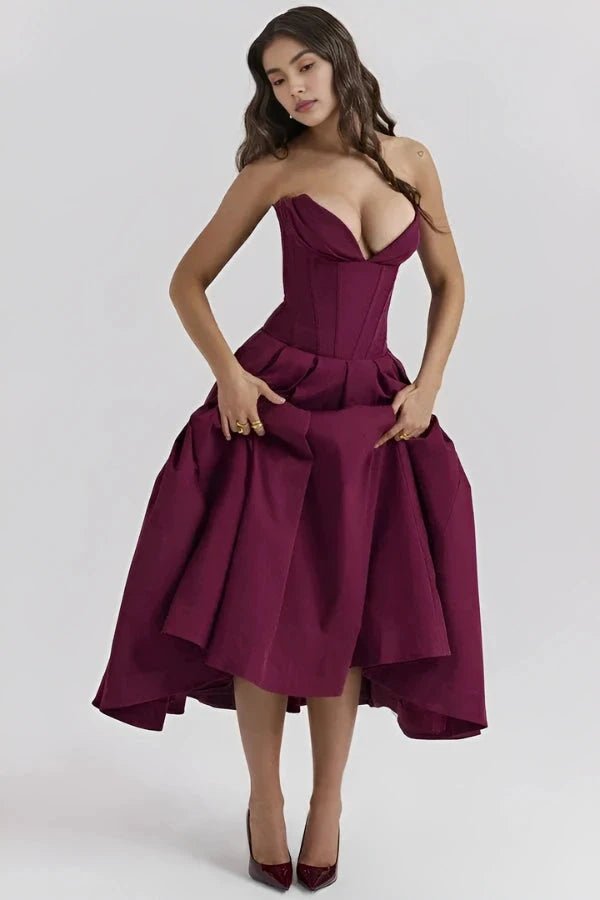Robe évasée avec corsage sculpté, idéale pour les occasions formelles. 8