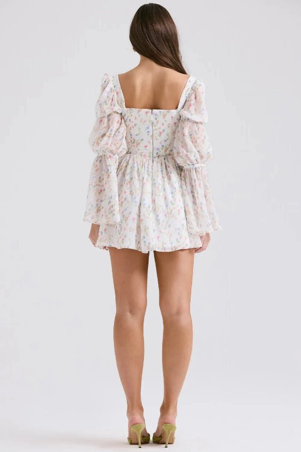 Robe évasée avec manches légères et imprimé floral. 5