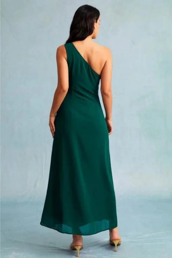 Robe fendue asymétrique, silhouette élégante, parfaite pour une soirée. 1
