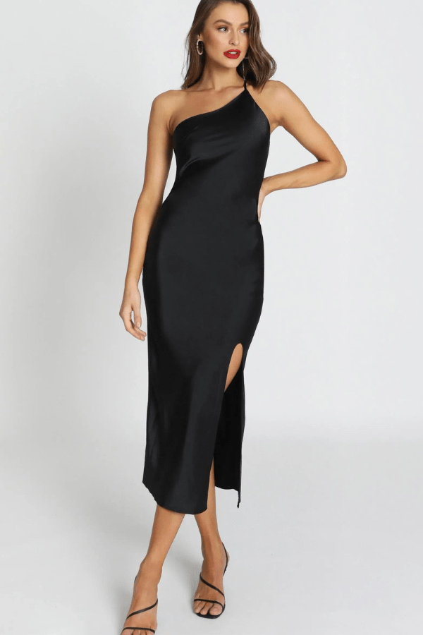 Robe maxi élégante avec dos nu et fente chic. 1