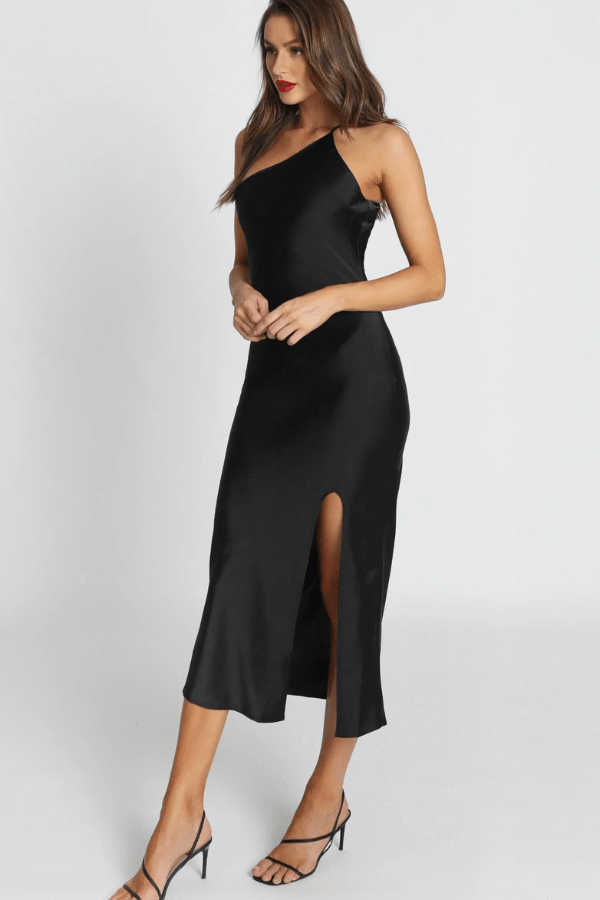 Robe maxi élégante avec dos nu et fente chic. 2