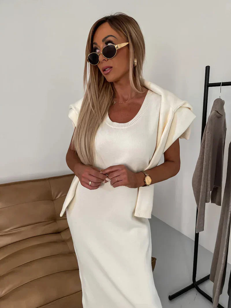 Robe midi femme à col roulé, silhouette élégante et chic. - 6