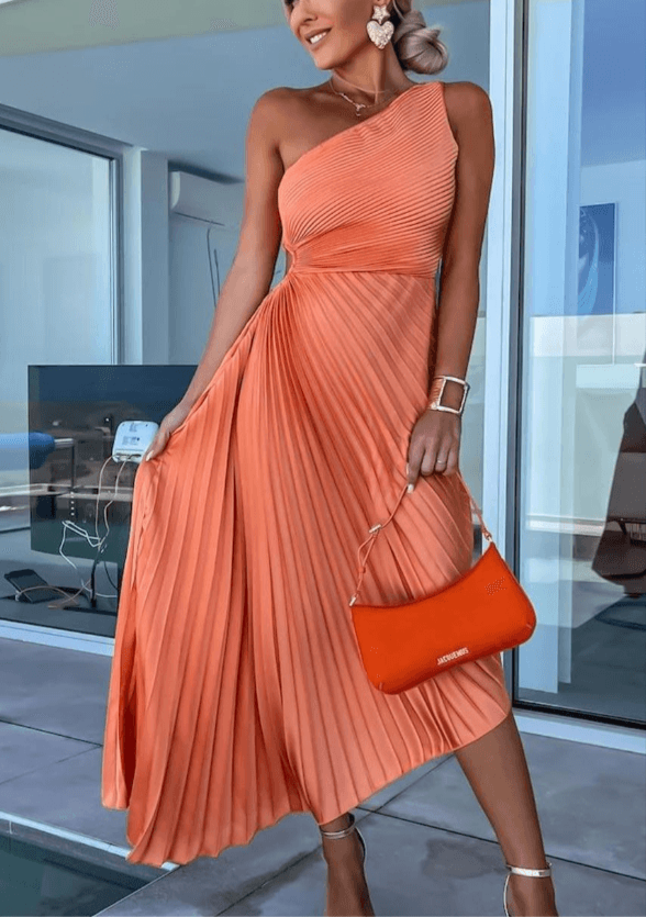 Robe midi plissée à une épaule, style élégant et chic. - 2