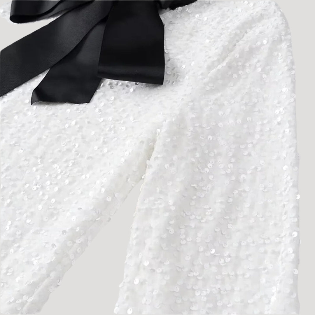Robe portefeuille à nœud élégant, silhouette flatteuse et style sophistiqué. - 4