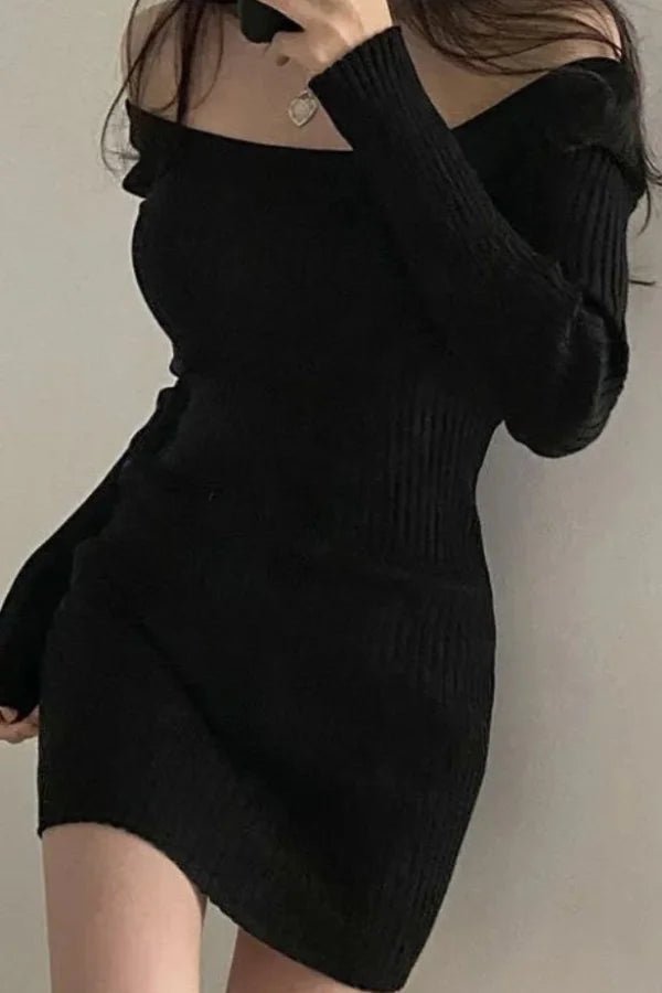 Robe pull ajustée, chic et confortable, idéale pour un look décontracté. 0