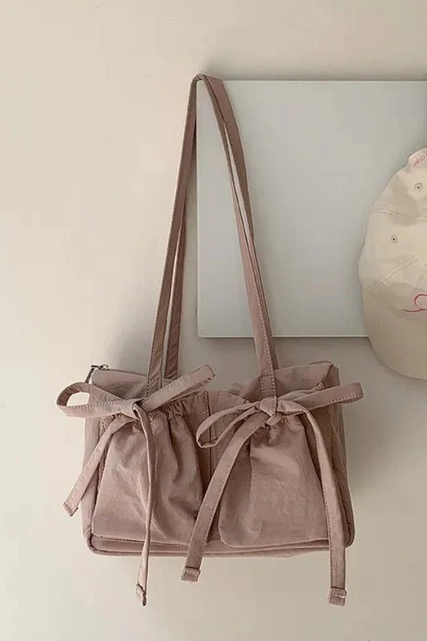 Sac à main noué, élégant et spacieux pour femme. - 1