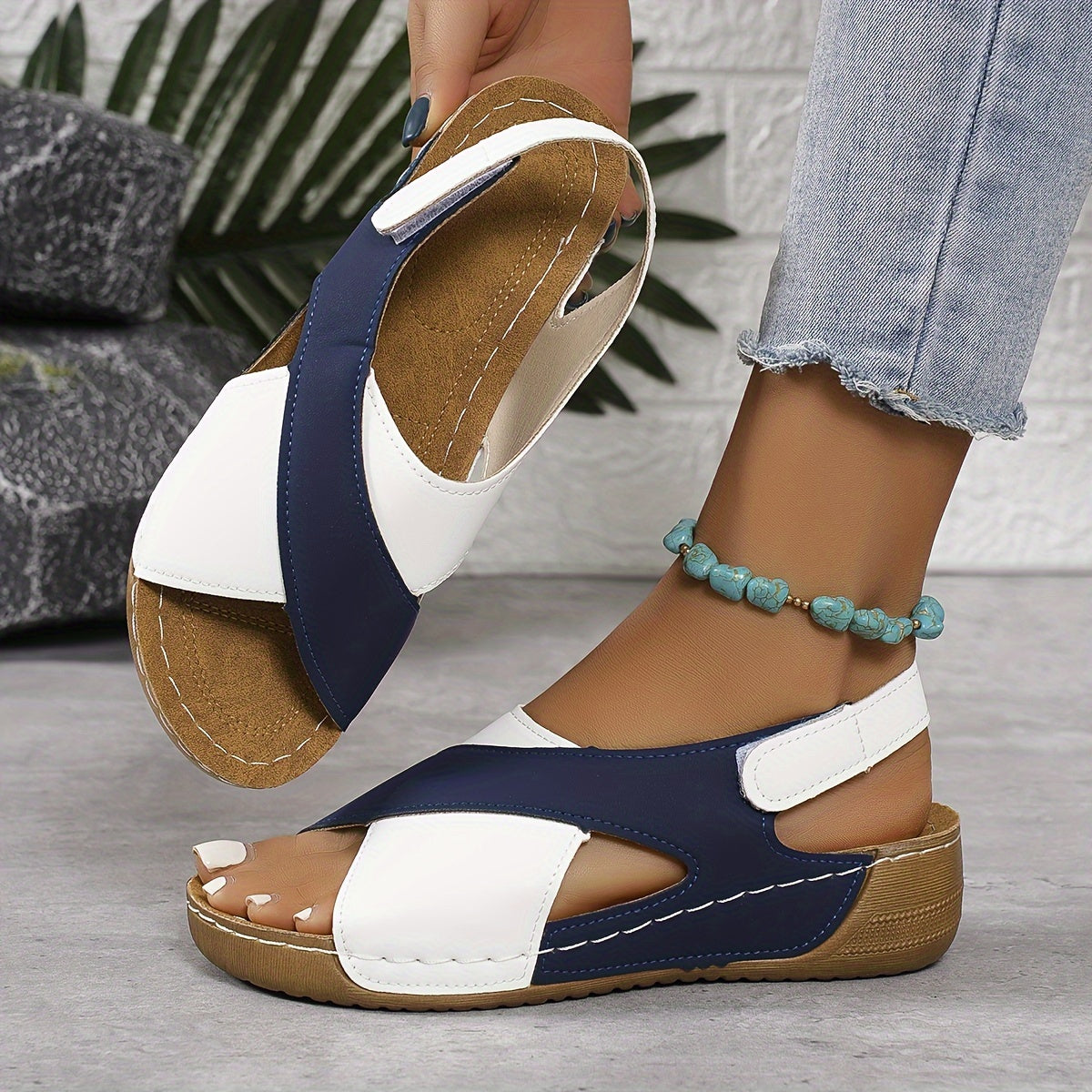 Sandale femme, style élégant, confort orthopédique. 0