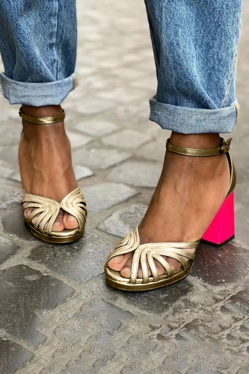 Sandales femme à bout ouvert avec bride à la cheville et talon bloc, style décontracté. 1