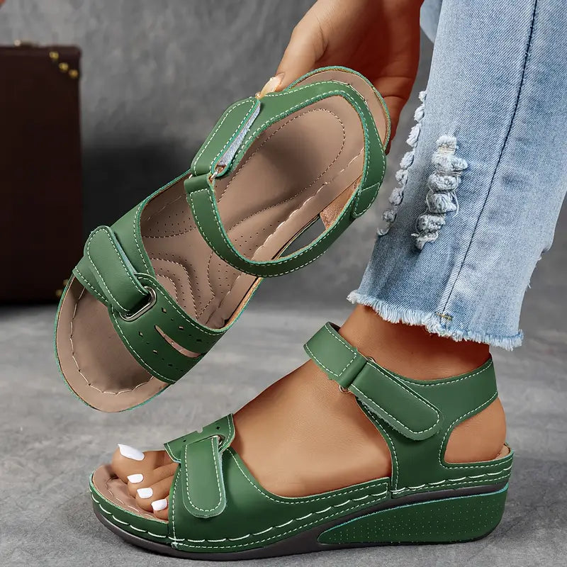 Sandales femme à talon compensé, style élégant et confortable pour le quotidien. 1