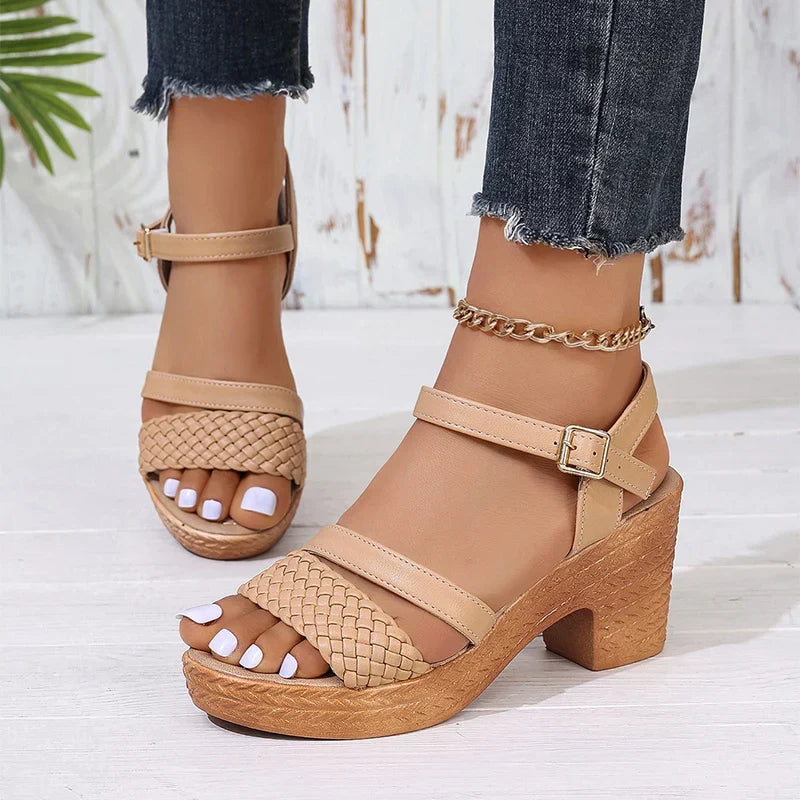 Sandales femme à plateforme tissées, design élégant et confortable. 0