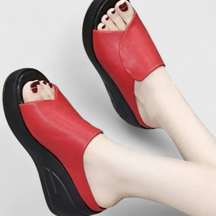 Sandales compensées élégantes, design raffiné pour une allure sophistiquée. 2