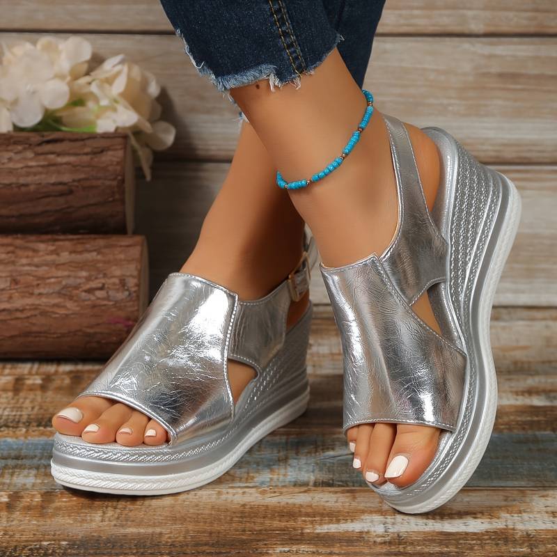 Sandales élégantes à talons, parfaites pour des occasions spéciales. 0