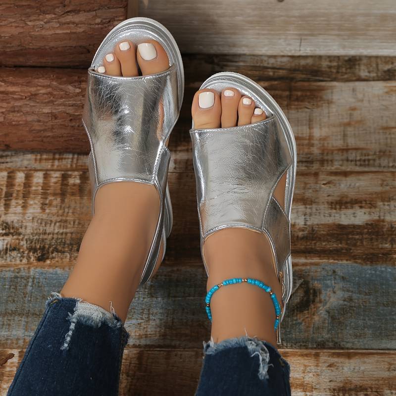 Sandales élégantes à talons, parfaites pour des occasions spéciales. 4