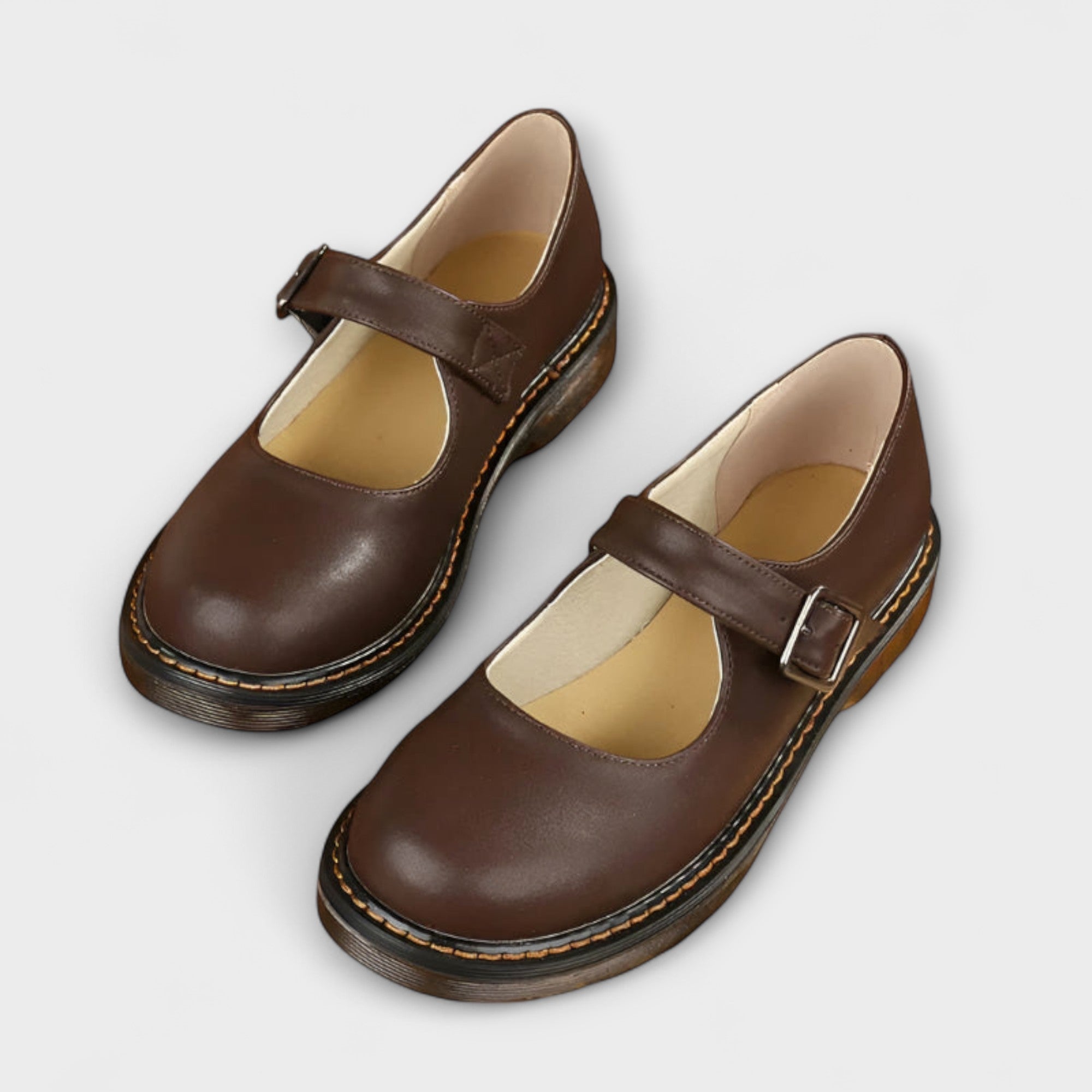 Sandales vintage femme à design Mary Jane avec sangle réglable. 0
