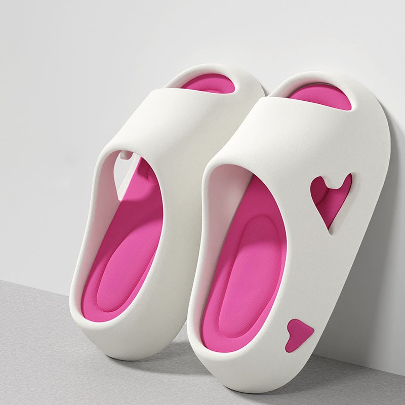 Tongs femme au design ludique en forme de cœur. 8